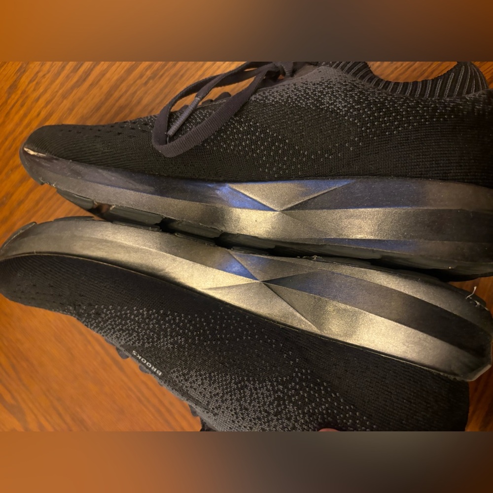 Brooks Levitate Black Running Shoes - Picture 5 of 11